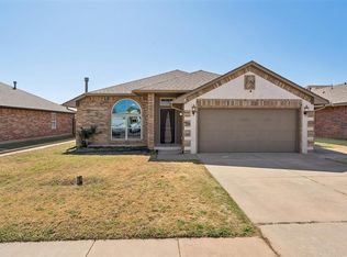 11520 SW 10th St, Yukon, OK 73099