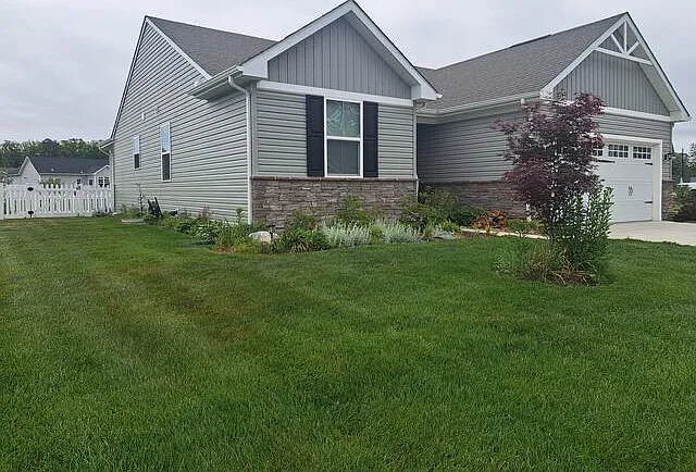 24531 Jagger Ave — Photo 2