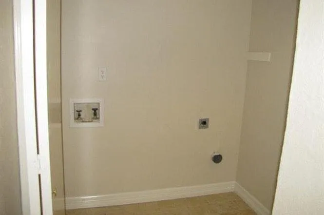 1518 Gelene Ct — Photo 9