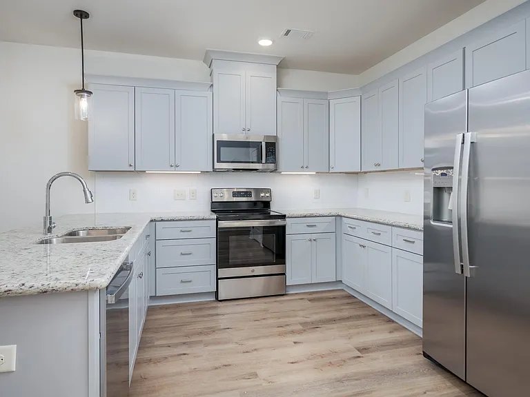 801 Stonebrook Ln — Photo 11