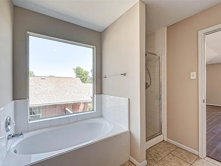16510 Amy Ridge Rd — Photo 4