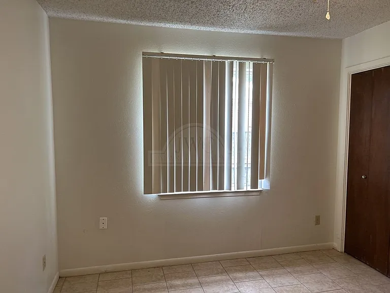 2408 Carnation Dr — Photo 13