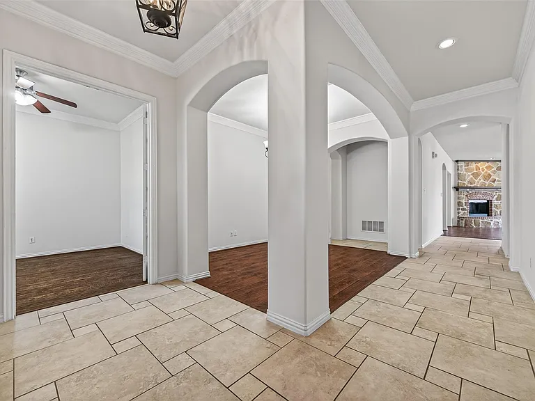 6726 Hathaway Ln — Photo 7