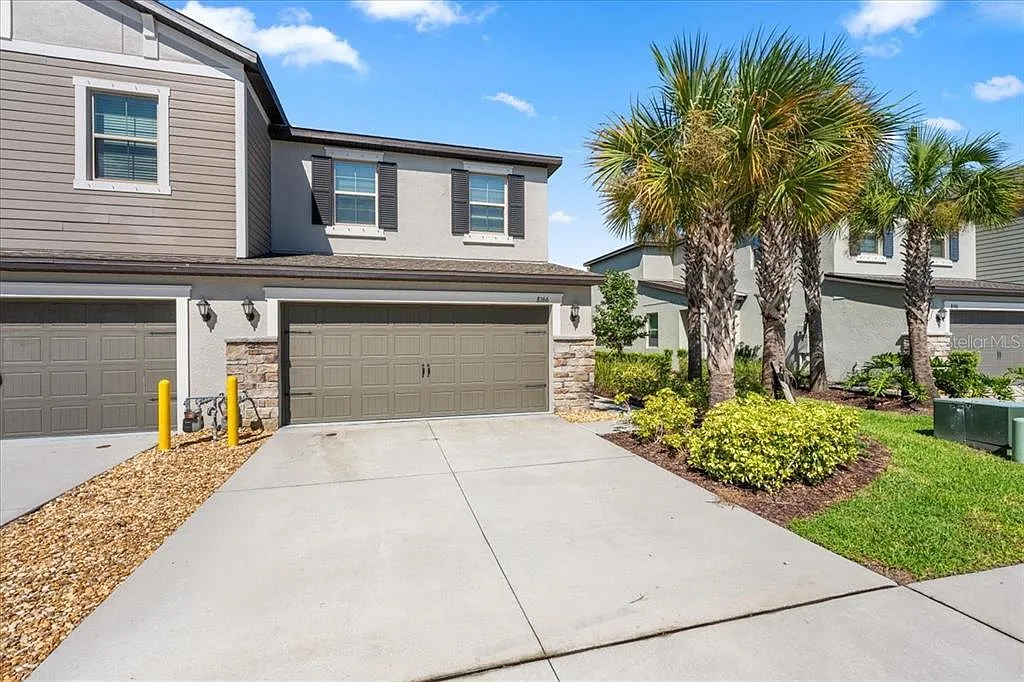 3 bed, 2.5 bath, 1801 sqft, $2,500 — Photo 2