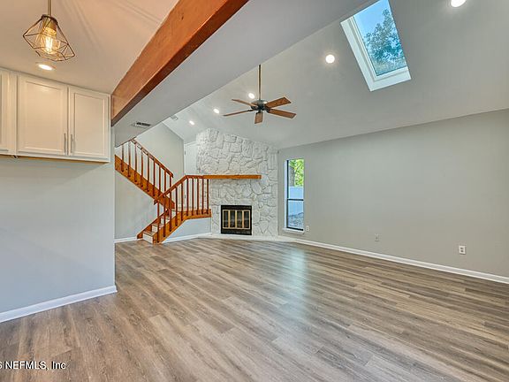 5th image of 3174 VINE Street