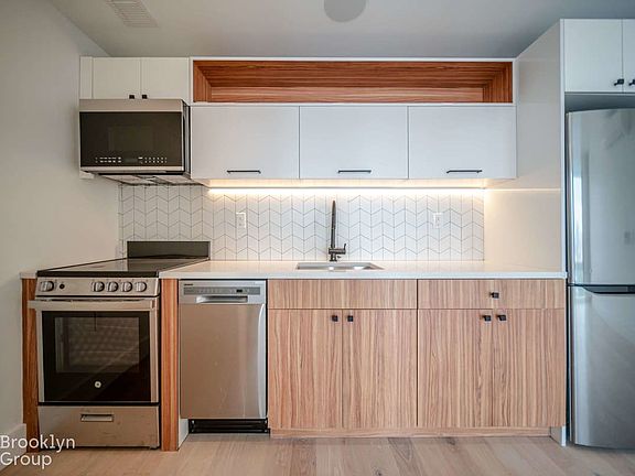 4th image of 54 W 125th St #804