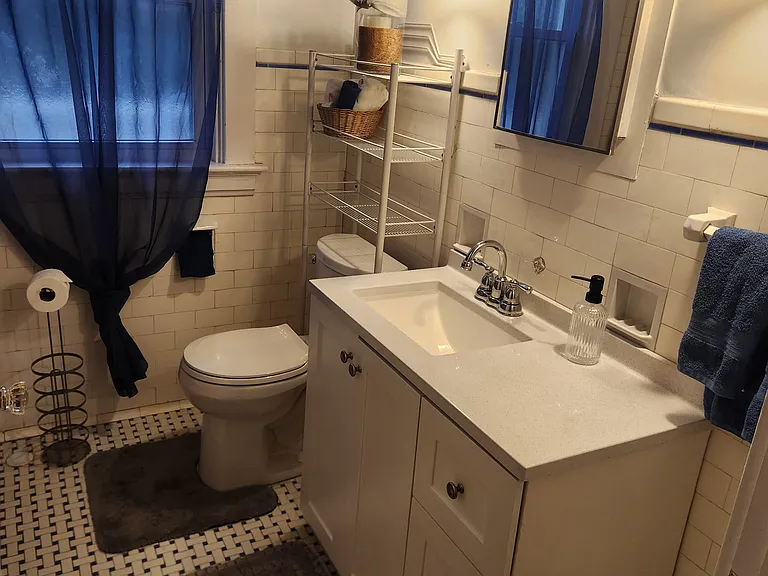 876 Main St #2 — Photo 10