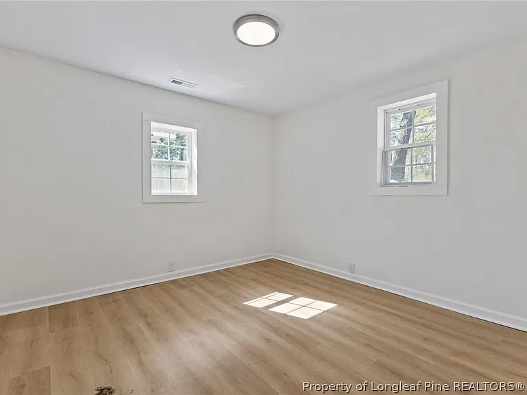 5109 Higgins St — Photo 9