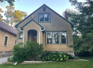 904 1st St SW, Rochester, MN 55902