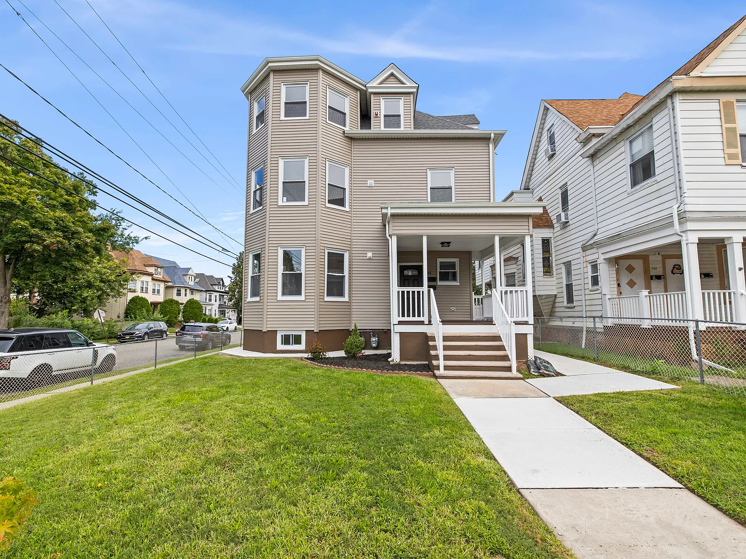 4 bed, $3,950 — Photo 1