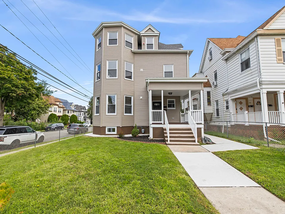 258 Lafayette Ave #2