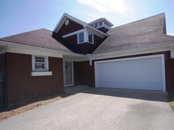 796 Crooked Tree Dr, Petoskey, MI 49770