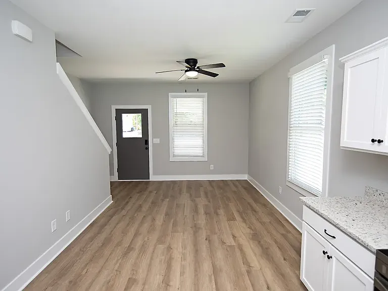 425 Whaley St #A — Photo 2