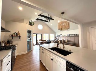 206 Brookside Dr, Flushing, MI 48433
