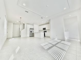 6331 Camino Dr, Apollo Beach, FL 33572