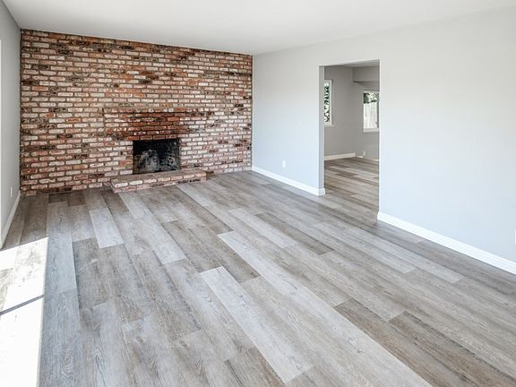 4th image of 380 Wright Ave