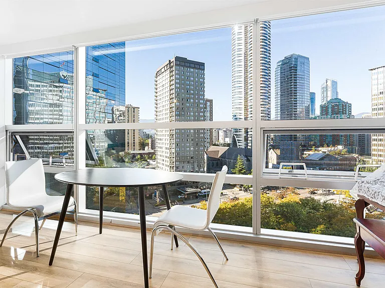 1050 Burrard St #1406 — Photo 9