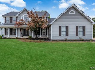 16015 Canterbury Estates Dr, Ballwin, MO 63021