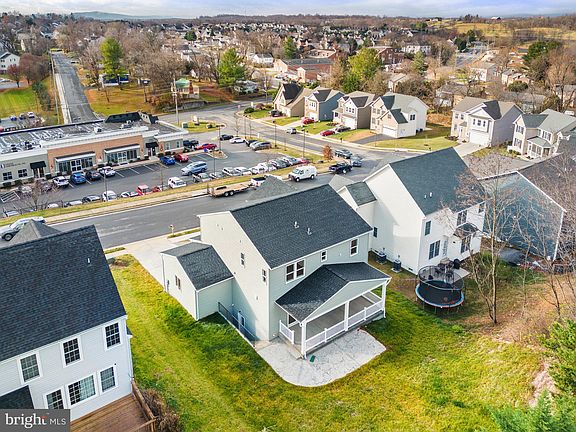 3rd image of 653 Hillman Dr