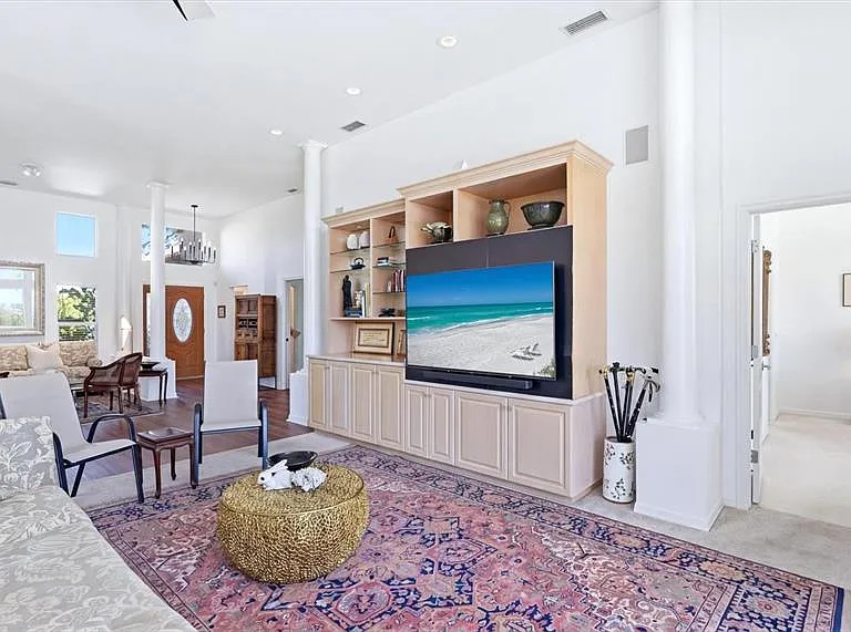 8009 Hampton Ct — Photo 9