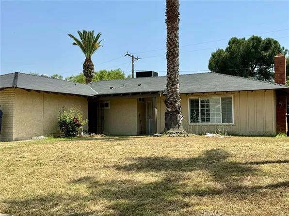 27807 Stratford St, Highland, CA 92346