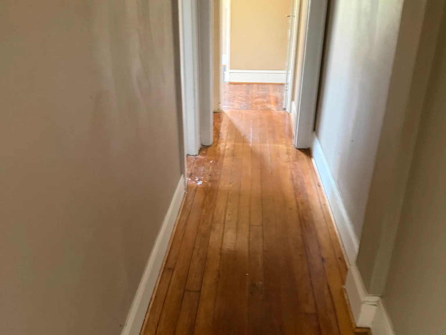 3 bed, 1600 sqft, $1,400 — Photo 1