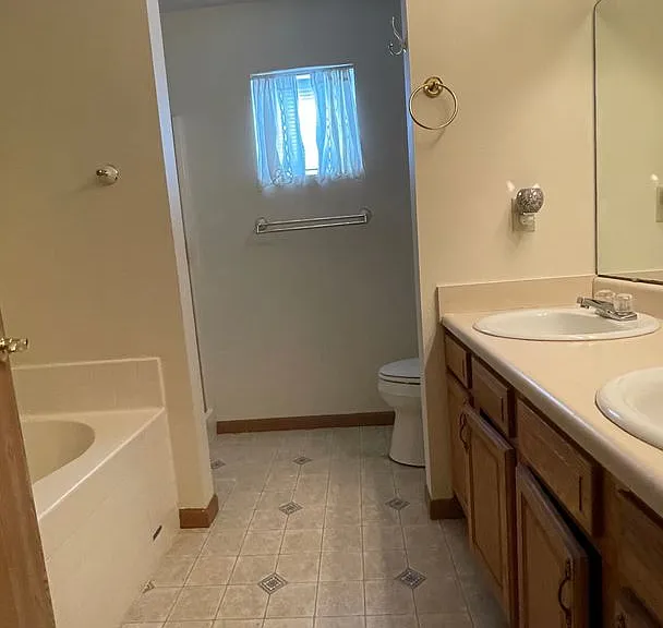 205 S Furlong Dr — Photo 13
