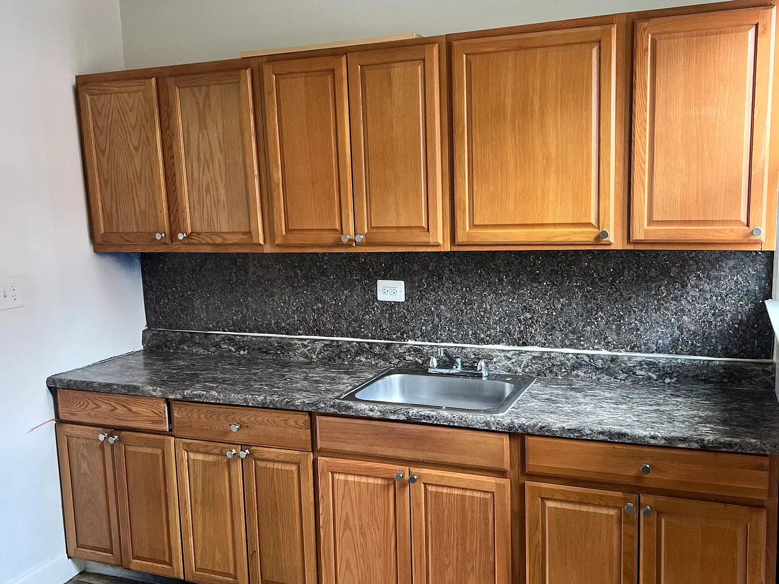 3 bed, 1300 sqft, $1,800 — Photo 4