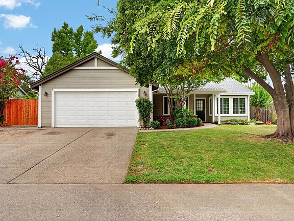 3rd image of 4048 Hunters Dr