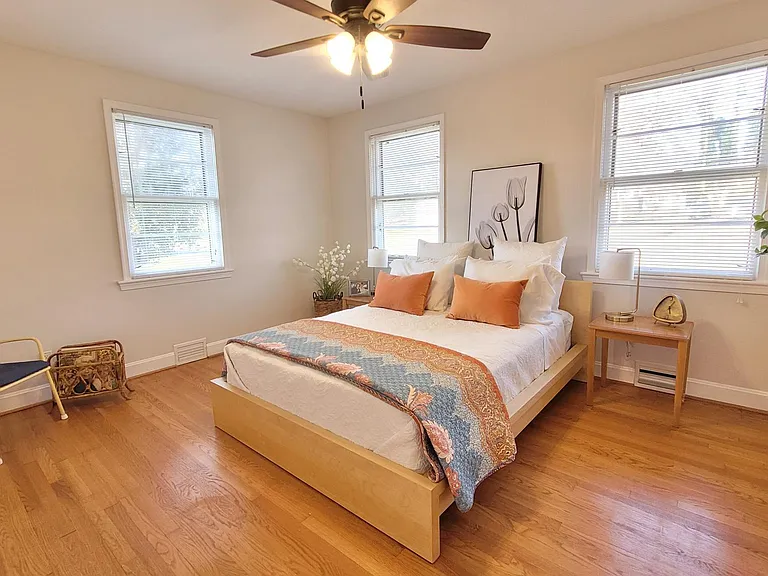 7109 Peachtree Rd — Photo 13