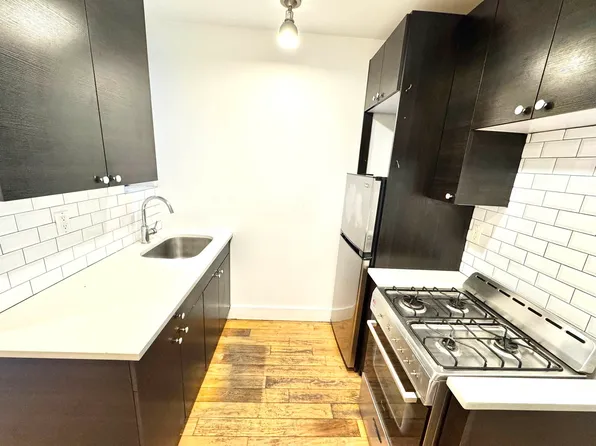 1320 Sterling Place image 3 of 13