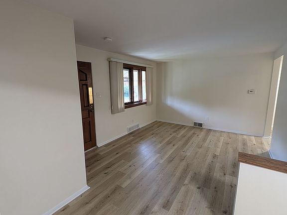3rd image of 631 Regis Ave