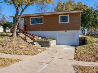 2975 7th St, Marion, IA 52302