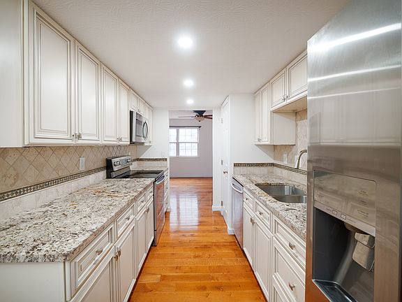 4th image of 10891 Ponds Ln