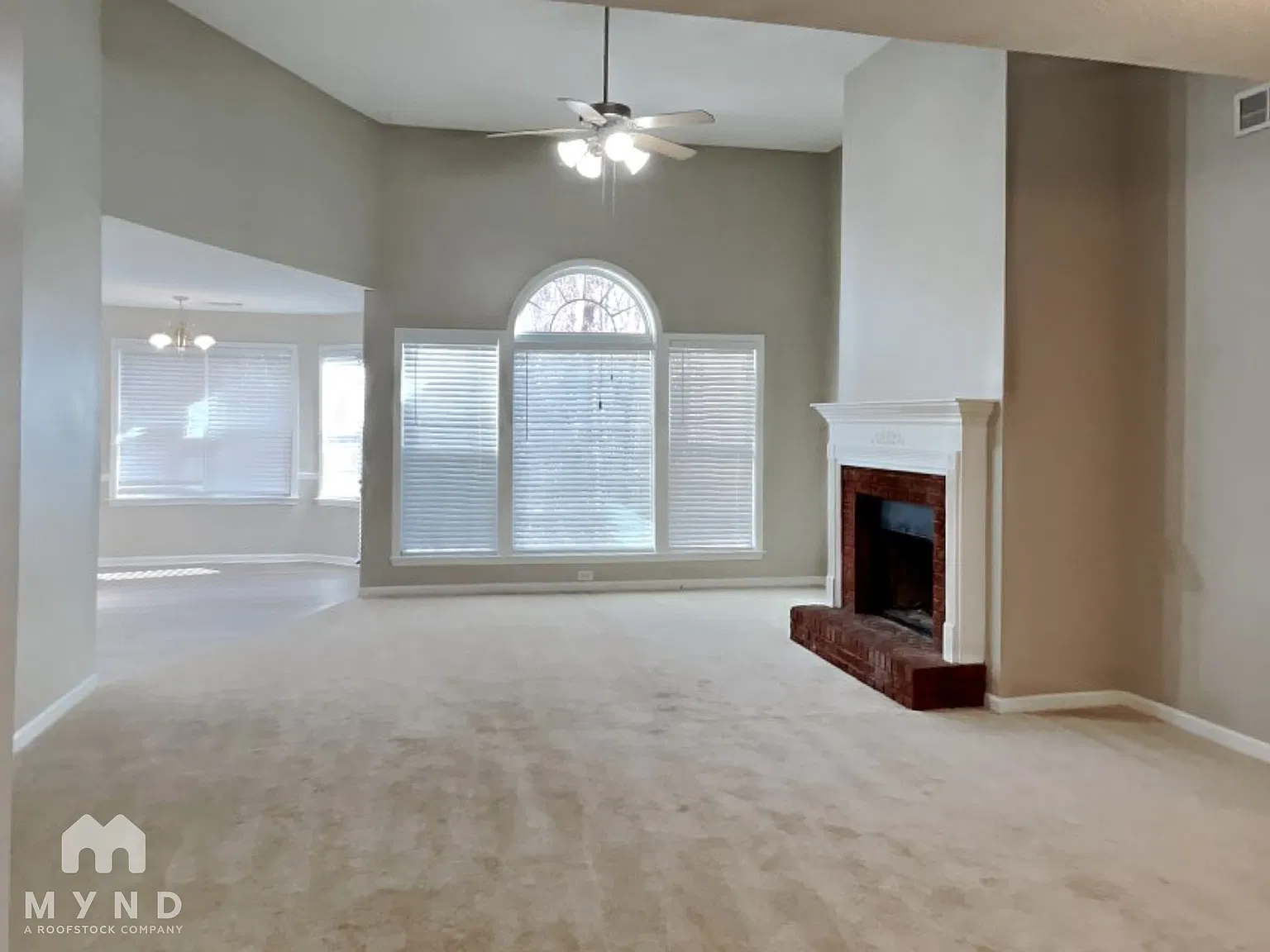 3 bed, 2.0 bath, 1458 sqft, $1,885 — Photo 4