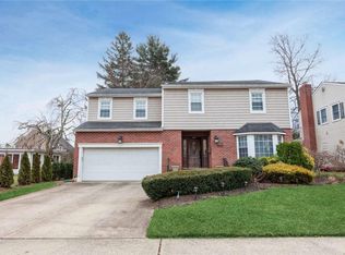72 Willow St, Garden City, NY 11530