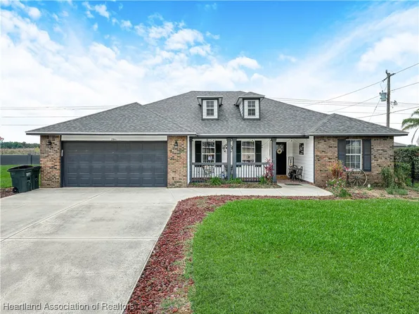 2941 Fairway Ln, Bowling Green, FL 33834