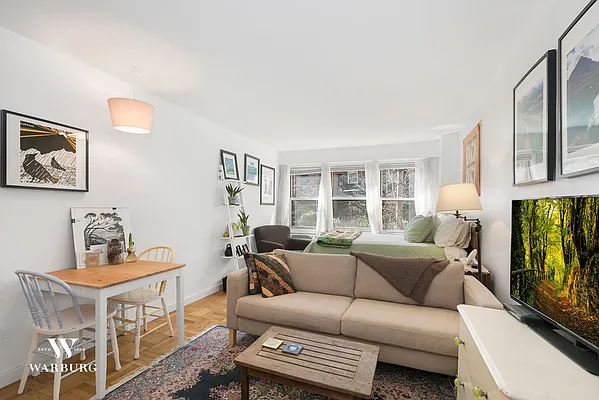 Sold by Warburg | media 4