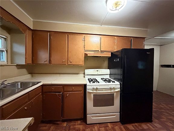 3rd image of 1115 McKinley St NE