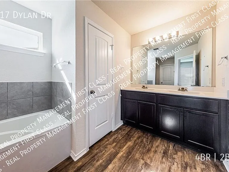 117 Dylan Dr — Photo 10