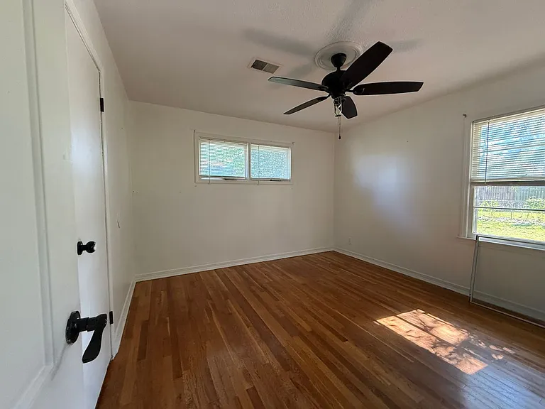 307 Union Ave — Photo 8