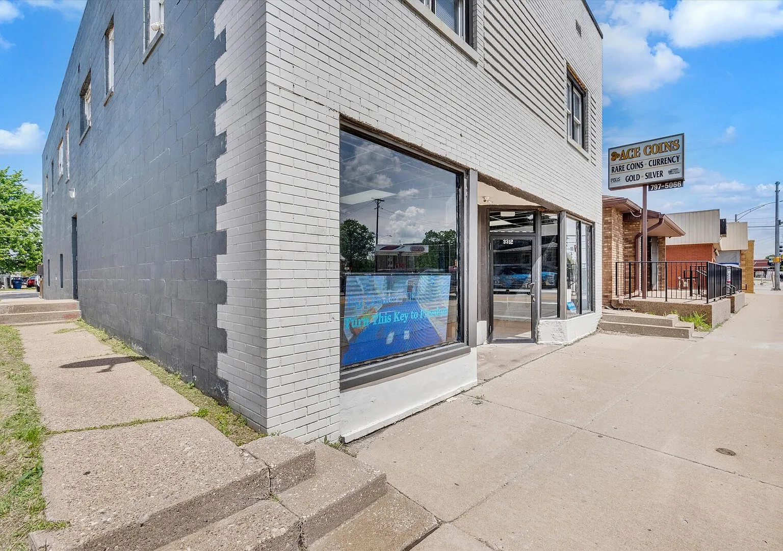 2 bed, 900 sqft, $1,000 — Photo 2
