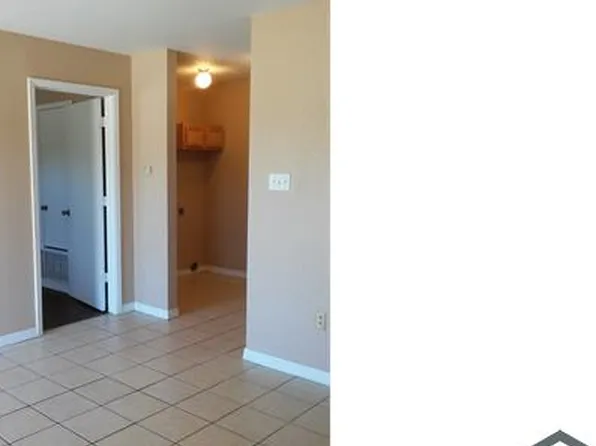 7641 County Road 2193 APT 24, Whitehouse, TX 75791