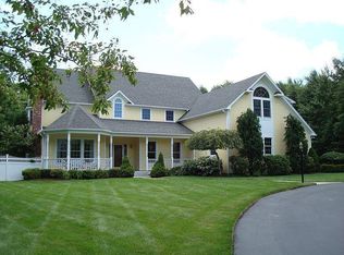 14 Miss Fry Dr, East Greenwich, RI 02818