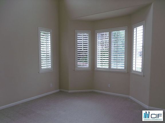 3rd image of 221 Augusta Ln