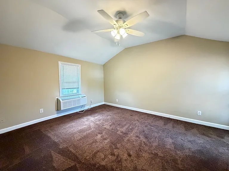 538 Lilly Ave — Photo 5