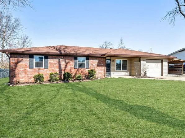 1311 Royal Dr, Bentonville, AR 72712