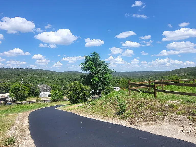 21516 Cherry Hollow Dr — Photo 21