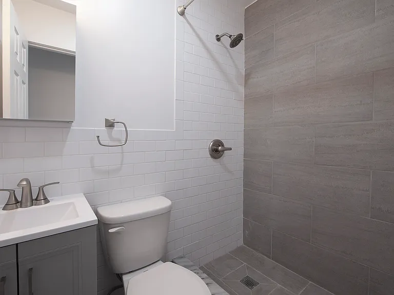 13 Essex St #12 — Photo 5