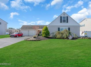 11 Starlight Rd, Howell, NJ 07731